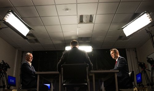 Ρωσία: Εγινε το πρώτο ντιμπέιτ για τις προεδρικές εκλογές -Ενα χρόνο πριν [εικόνες]  | iefimerida.gr 1