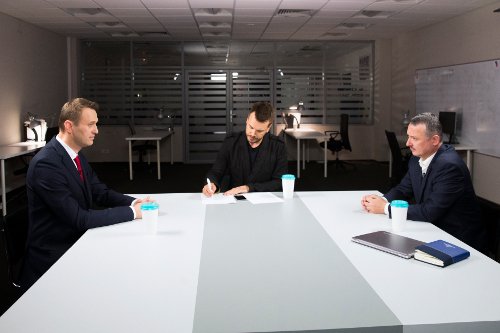 Ρωσία: Εγινε το πρώτο ντιμπέιτ για τις προεδρικές εκλογές -Ενα χρόνο πριν [εικόνες]  | iefimerida.gr 2