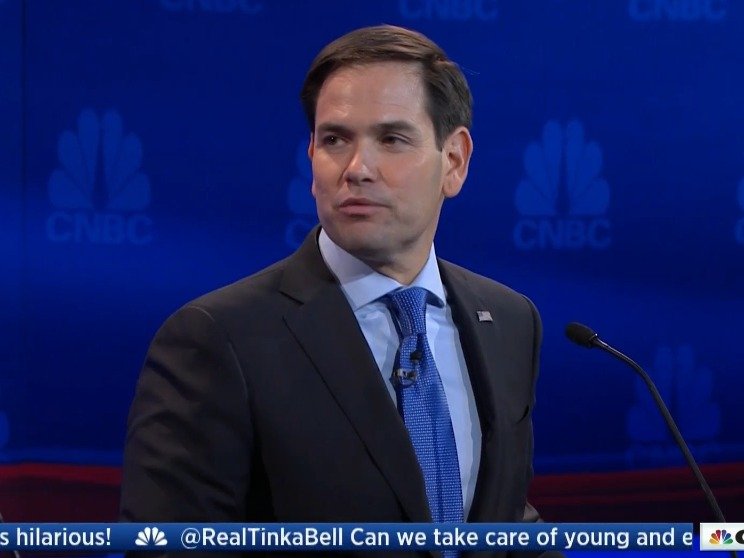 Debate στις ΗΠΑ: Ενα αστέρι γεννιέται και απειλεί τη Χίλαρι Κλίντον [εικόνες] | iefimerida.gr 2