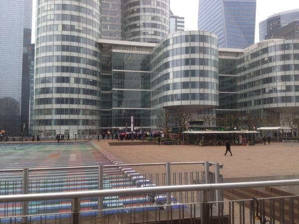 Εθνικό πένθος στη Γαλλία για το Charlie Hebdο: Ενός λεπτού σιγή, μεσίστιες σημαίες [εικόνες & βίντεο] | iefimerida.gr 3