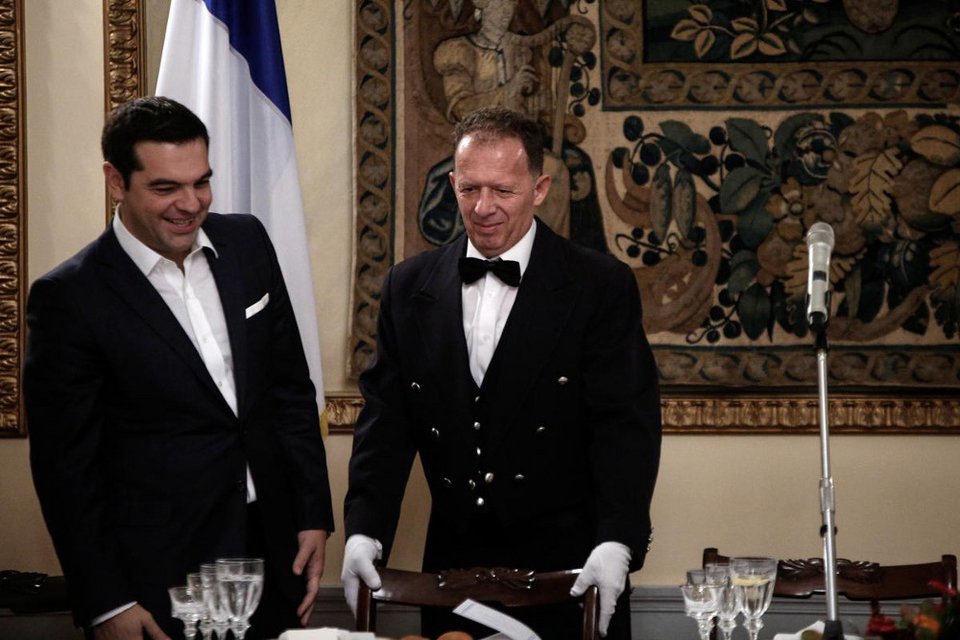 Το παρασκήνιο από το δείπνο με τον Ολάντ [εικόνες]  | iefimerida.gr 5