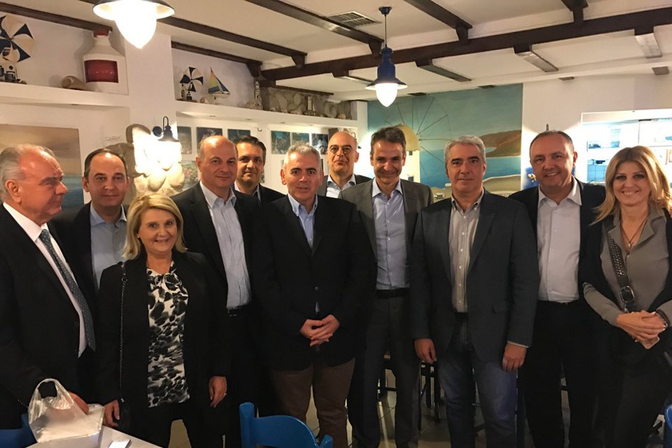 Δείπνο Κυριάκου Μητσοτάκη με «γαλάζιους» βουλευτές που εκλέχθηκαν για πρώτη φορά το 2004 [εικόνες] | iefimerida.gr 1