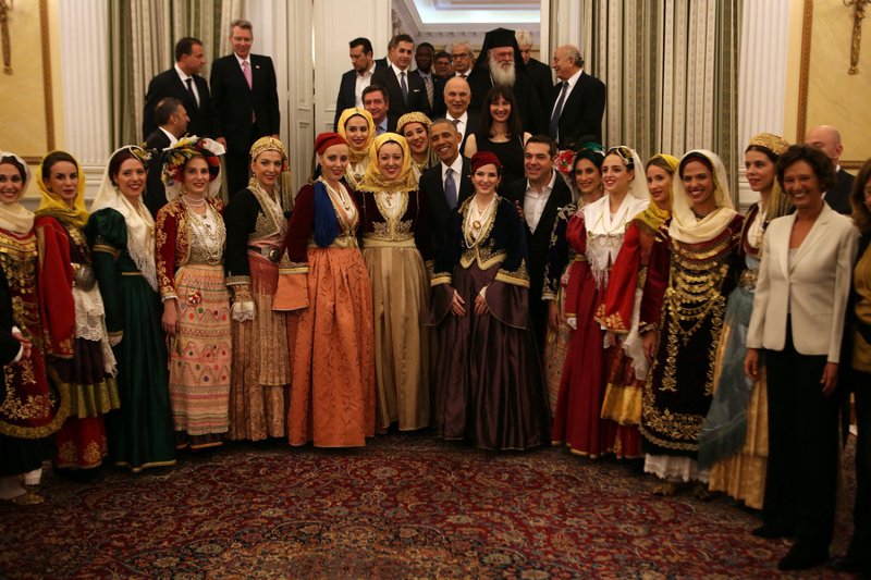 Τα παραλειπόμενα από το δείπνο: Οι selfies Ομπάμα με Τσίπρα, γραμματείς και τον σεφ [εικόνες] | iefimerida.gr 2