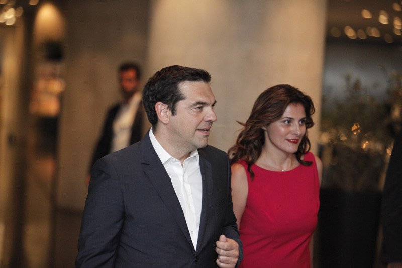 Τσίπρας και Μητσοτάκης στο ίδιο τραπέζι - Ολο το παρασκήνιο | iefimerida.gr 16
