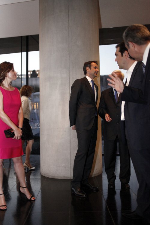 Τσίπρας και Μητσοτάκης στο ίδιο τραπέζι - Ολο το παρασκήνιο | iefimerida.gr 17