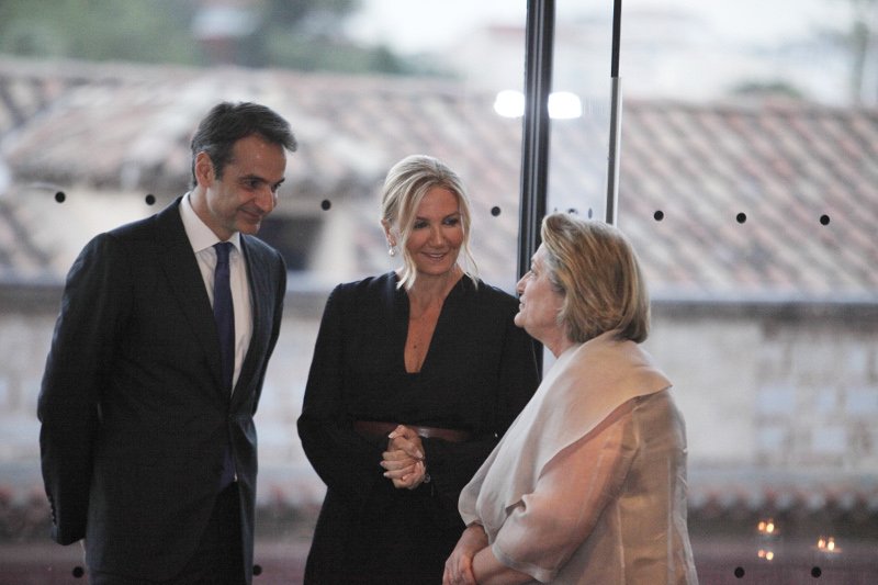 Η Περιστέρα και η Μαρέβα έκλεψαν την παράσταση στο μουσείο της Ακρόπολης [εικόνες] | iefimerida.gr 6