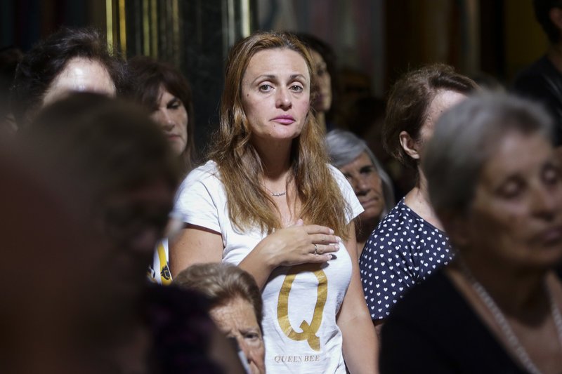 Θρήνος και οδύνη στο Μάτι -Επιμνημόσυνη δέηση για τα θύματα της πυρκαγιάς [εικόνες] | iefimerida.gr 0