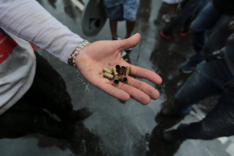 Βενεζουέλα: 17χρονος νεκρός από σφαίρα στο στήθος σε διαδήλωση κατά του Μαδούρο [εικόνες] | iefimerida.gr 3