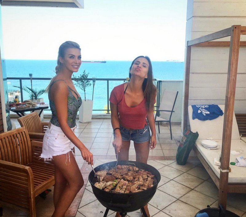 Ετσι γιόρτασαν το Δευκαπενταύγουστο οι σταρς- Οι φωτογραφίες που «έριξαν» το Instagram [εικόνες] | iefimerida.gr 2