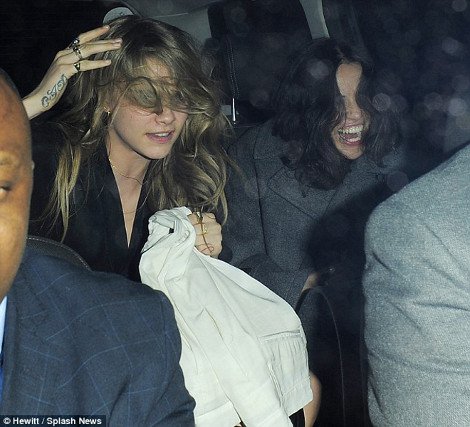 Γνωστή ηθοποιός μπήκε σε κλαμπ με παντελόνι και βγήκε χωρίς αυτό [εικόνες] | iefimerida.gr 4