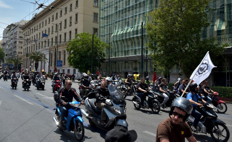Μοτοπορεία σε όλη την Αθήνα έκαναν οι απεργοί ντελιβεράδες -Τι ζητούν [εικόνες] | iefimerida.gr 12
