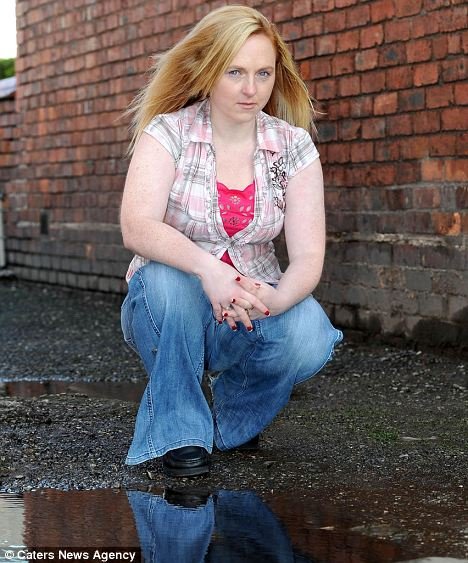 Η γυναίκα που είναι αλλεργική στο νερό -«Αν κλάψω, θα πεθάνω» [βίντεο+εικόνες] | iefimerida.gr 2