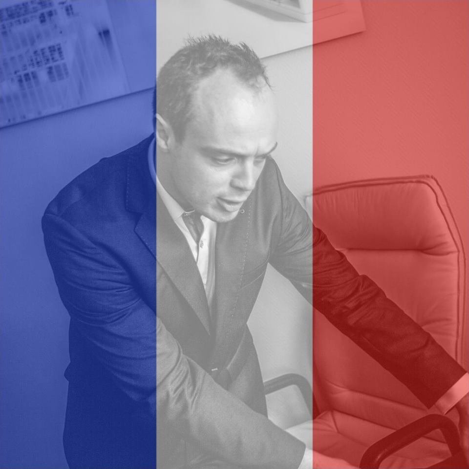 Ο άνθρωπος που παρίστανε τον δικηγόρο του μακελάρη της Νίκαιας για λίγα λεπτά δημοσιότητας [εικόνες] | iefimerida.gr 1