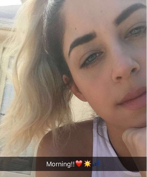 H Demy χωρίς ίχνος μακιγιάζ [εικόνα]  | iefimerida.gr 0