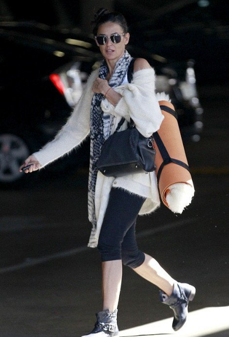 Η Ντέμι Μουρ πιο γερασμένη και πιο καταπονημένη από ποτέ [εικόνες] | iefimerida.gr 1