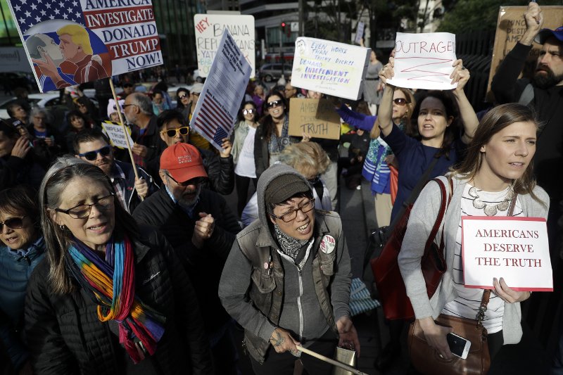 Ο Τραμπ παραδέχεται ότι είχε την υπόθεση της Ρωσίας στο μυαλό του όταν απέλυσε τον Κόμεϊ... | iefimerida.gr 2