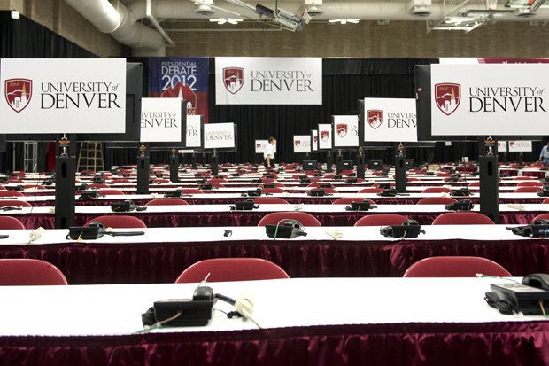 Πυρετώδεις προετοιμασίες για το ντιμπέιτ Ομπάμα - Ρόμνεϊ στο Ντένβερ [εικόνες] | iefimerida.gr 13