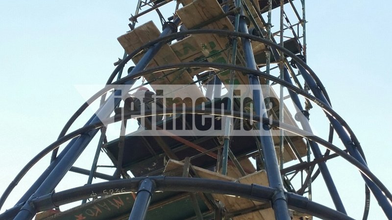 Μεταλλικό το δέντρο στο Σύνταγμα φέτος -Αρχισε ο στολισμός [εικόνες] | iefimerida.gr 7