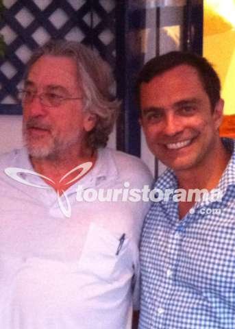 Στη Σαντορίνη ο Ρόμπερτ Ντε Νίρο [εικόνα] | iefimerida.gr 0