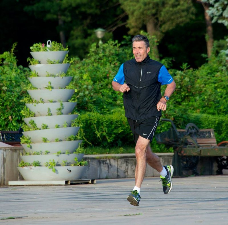 Ιδού οι πιο καλογυμνασμένοι πολιτικοί ηγέτες -Οι ...κοιλιακοί κάτω από τα αυστηρά κοστούμια [εικόνες] | iefimerida.gr 8