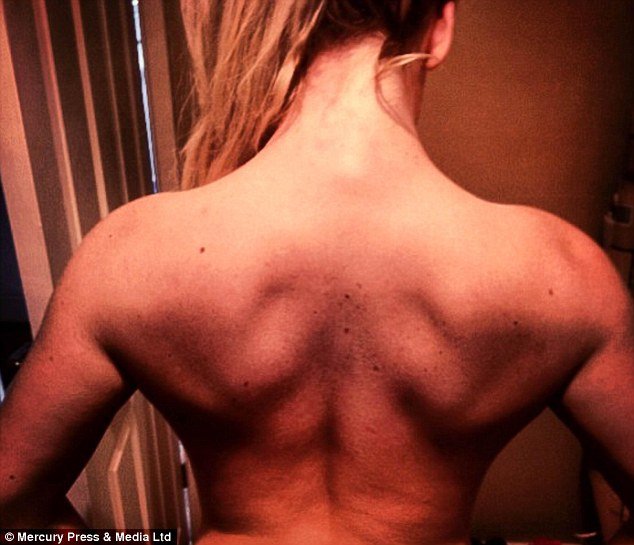 Μεταμορφώθηκε μετά τον θάνατο της καλύτερής της φίλης: Πήρε 26 κιλά, τα έχασε και έγινε μοντέλο για bodybuilding [εικόνες] | iefimerida.gr 2