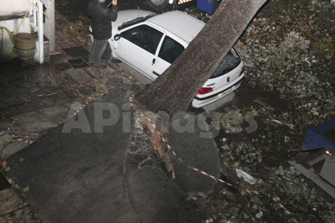 Ανεμοι 10 Μποφόρ σφυροκοπούν τη χώρα -Σοβαρά προβλήματα από το μανιασμένο βοριά [εικόνες] | iefimerida.gr 0