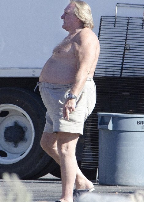 Αγνώριστος ο Ζεράρ Ντεπαρντιέ: Εβαλε το μαγιό του και... σόκαρε την Καλιφόρνια [εικόνες] | iefimerida.gr 1