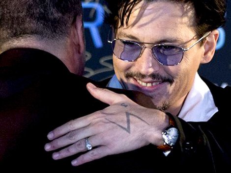 Ξανά πατέρας ο Τζόνι Ντεπ; -Απαντά στις φήμες μέσω τηλεοπτικής συνέντευξης [βίντεο] | iefimerida.gr 0