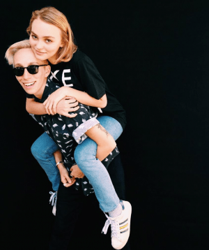 Η 16χρονη κόρη του Τζόνι Ντεπ: Είμαι bisexual [εικόνες] | iefimerida.gr 8