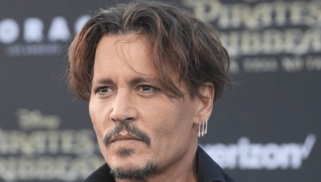 Τι δουλειά έκαναν οι σταρ πριν γίνουν διάσημοι - Πωλητές, στρίπερ και τηλεφωνήτριες [εικόνες] | iefimerida.gr 8