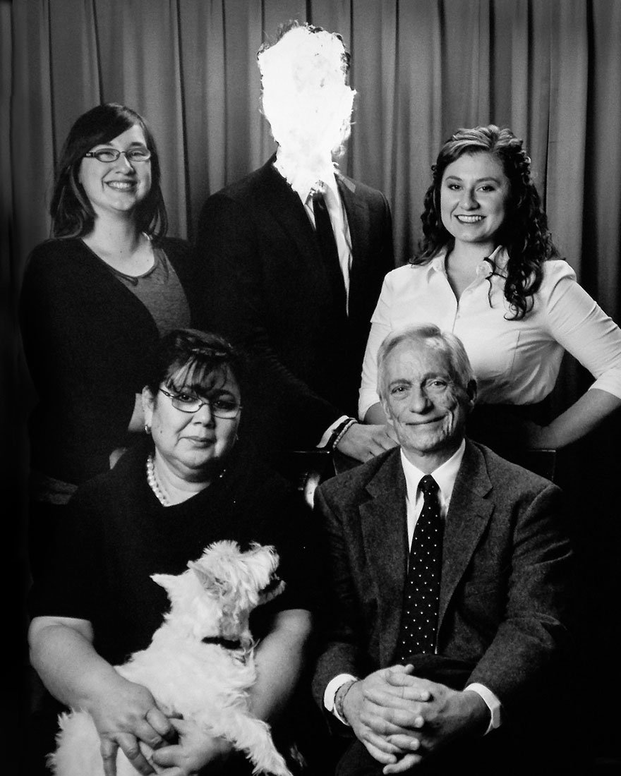 Ζώντας με κατάθλιψη: Ενα πρότζεκτ αυτοπορτρέτων αποτυπώνει έναν αλλιώτικο κόσμο [εικόνες] | iefimerida.gr 1