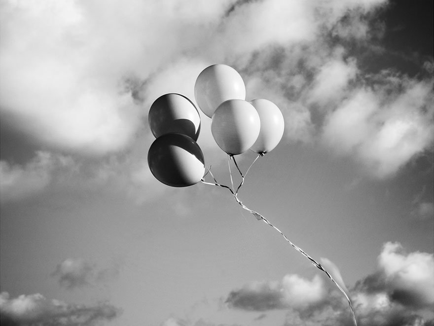 Ζώντας με κατάθλιψη: Ενα πρότζεκτ αυτοπορτρέτων αποτυπώνει έναν αλλιώτικο κόσμο [εικόνες] | iefimerida.gr 3