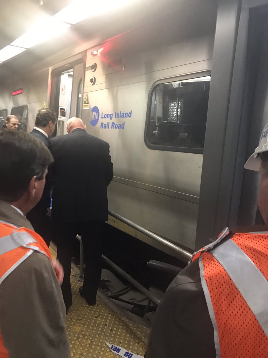 Εκτροχιασμός τρένου στο Μπρούκλιν -Τουλάχιστον 103 τραυματίες [εικόνες & βίντεο] | iefimerida.gr 2