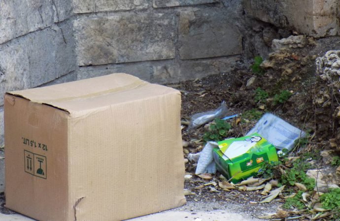 Στο έλεος η Πύλη Δέρματα στο Ηράκλειο: Το ενετικό τείχος «πνίγεται» στα σκουπίδια [εικόνα] | iefimerida.gr 3