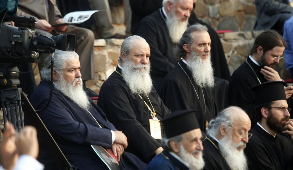 H Μαρία Φαραντούρη τραγούδησε για τους ιερείς, επικεφαλής των εκκλησιών στην Κρήτη [εικόνες & βίντεο] | iefimerida.gr 0