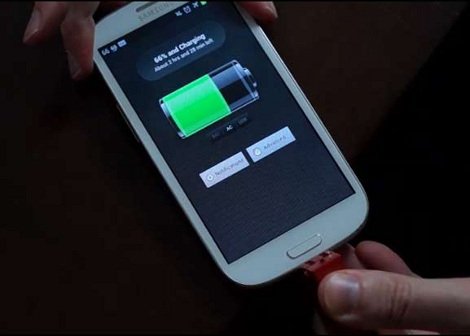 Αυτός είναι ο μικρότερος φορτιστής του κόσμου [εικόνες & βίντεο] | iefimerida.gr 1