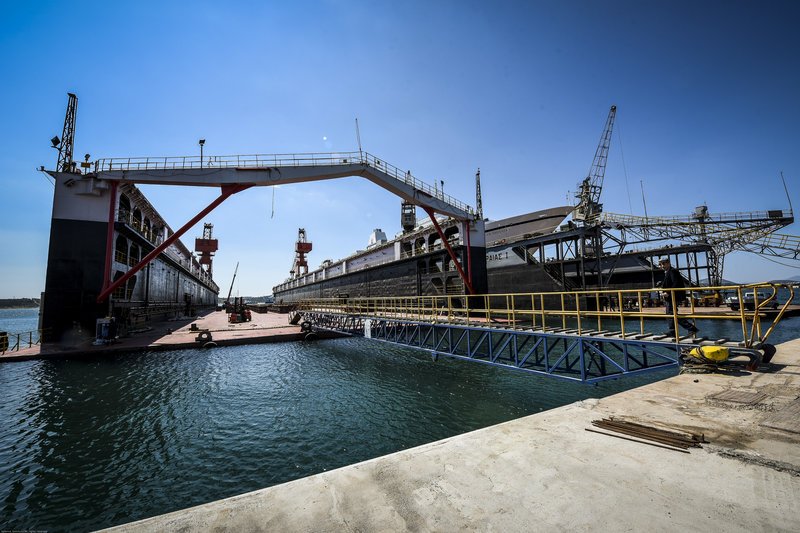 Η νέα πλωτή δεξαμενή στην Ναυπηγοεπισκευαστική Ζώνη Περάματος έπιασε δουλειά [εικόνες] | iefimerida.gr 5