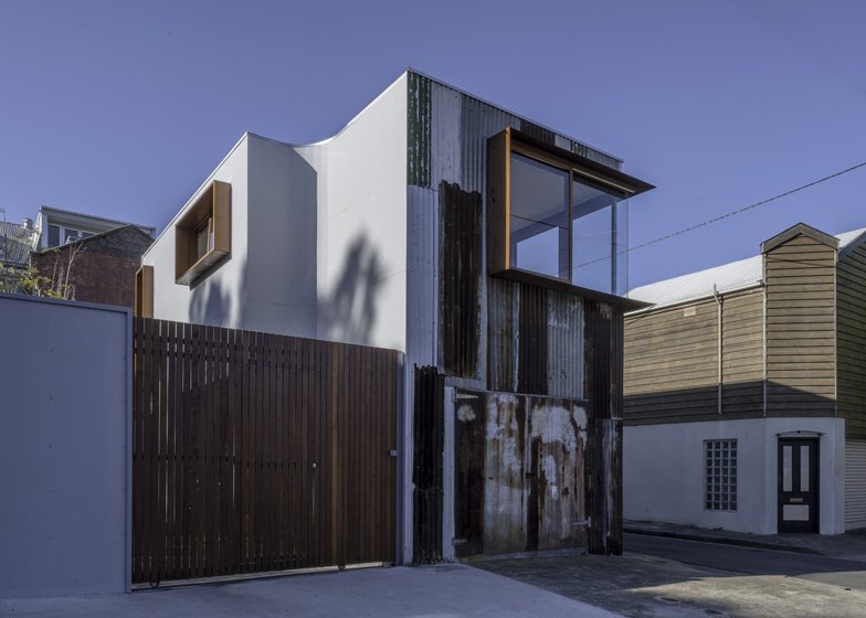 DeZeen: Η εκπληκτική μίνιμαλ... τσίγκινη παράγκα του αρχιτέκτονα Ραφαέλο Ροσελίνι [εικόνες] | iefimerida.gr 2