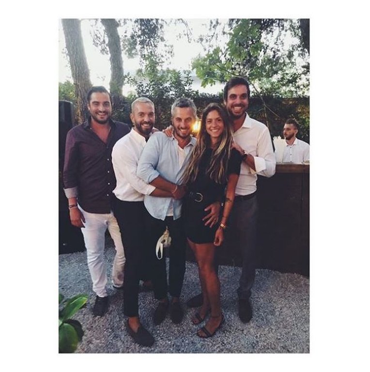 Σοφία Καρβέλα και Θανάσης Πανουργιάς βάφτισαν τον μικρό τους γιο [εικόνες] | iefimerida.gr 0