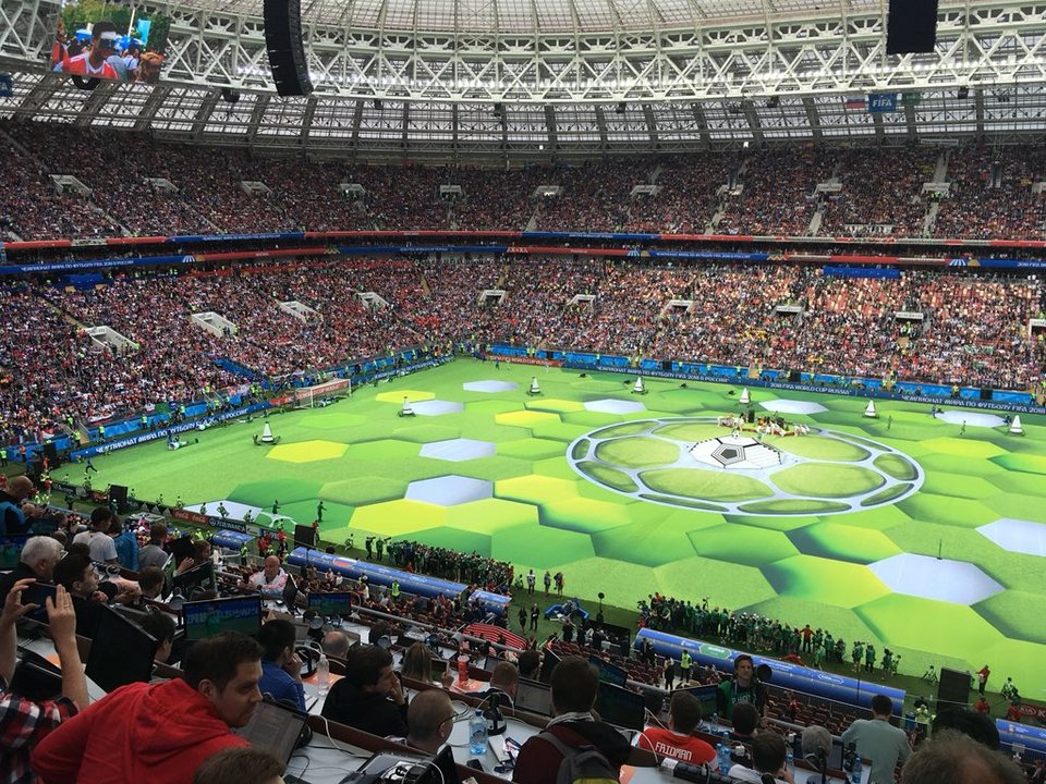 Μουντιάλ 2018: Εντυπωσιακή έναρξη με Ρόμπι Γουίλιαμς και την εκρηκτική Λοπίρεβα [εικόνες & βίντεο] | iefimerida.gr 9