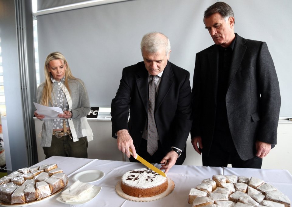 Η ΑΕΚ έκοψε την πρωτοχριονιάτικη πίτα - Στην «Αγιά-Σοφιά» το φλουρί [εικόνες] | iefimerida.gr 1