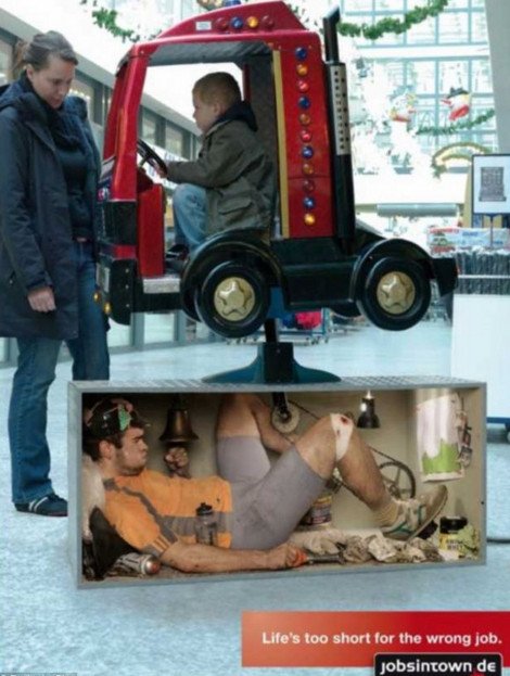 Δείτε τους «ανθρώπους» που κρύβονται μέσα στα αυτόματα μηχανήματα  [εικόνες] | iefimerida.gr 1