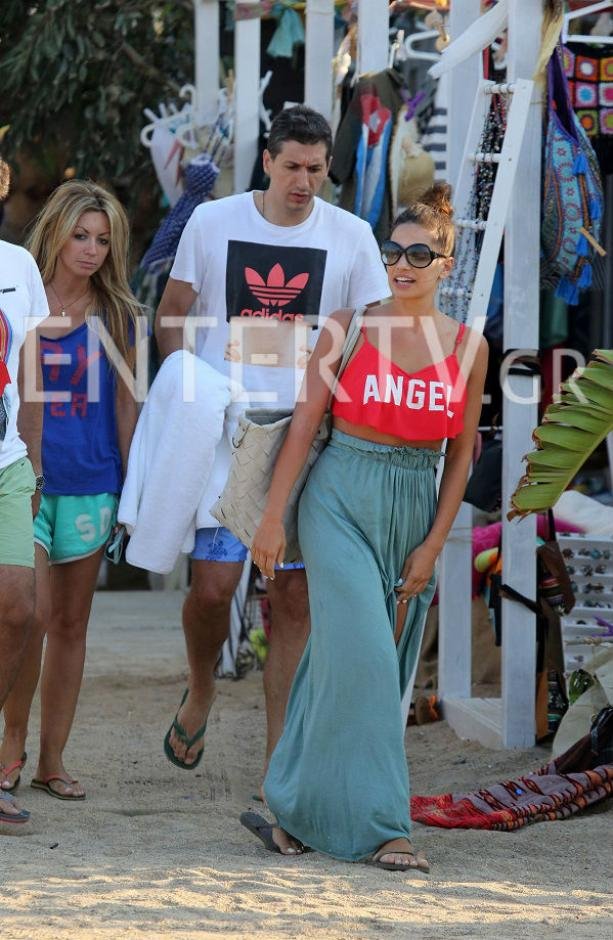 Ο Διαμαντίδης όπως δεν τον έχετε ξαναδεί: Σε τρυφερό τετ α τετ στη Μύκονο [εικόνες] | iefimerida.gr 3