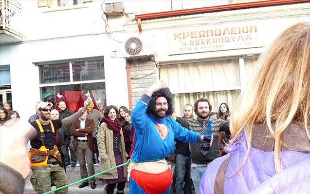 Βαγγέλης Διαμαντόπουλος - Είναι βουλευτής, είναι αναρχικός, είναι ο... Σούπερμαν [εικόνες] | iefimerida.gr 1