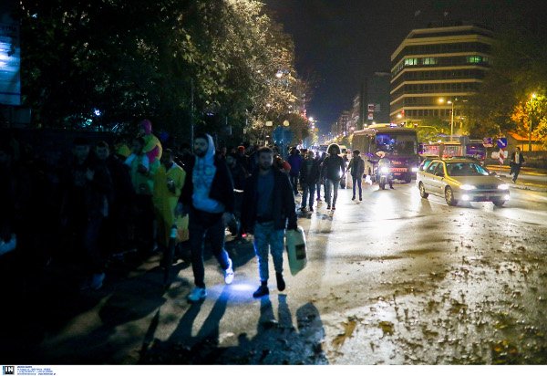 Διαμαρτυρία προσφύγων στη Θεσσαλονίκη -Ξεκίνησαν να πάνε με τα πόδια στα σύνορα [εικόνες] | iefimerida.gr 4