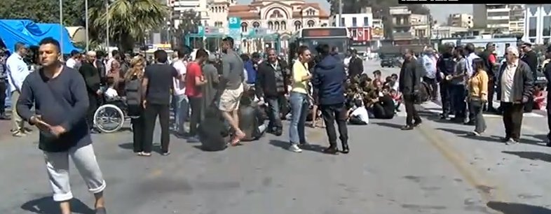 Ξεσηκώθηκαν οι μετανάστες στον Πειραιά - Απειλές και επεισόδια [εικόνες] | iefimerida.gr 3