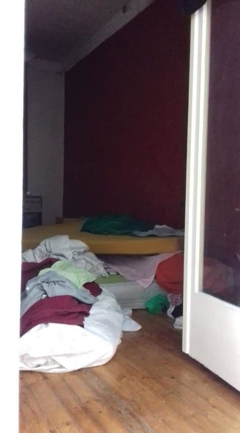«Δουλειές που κάνει η υπηρεσία και λίγοι γνωρίζουν. Το συγκεκριμένο διαμέρισμα 5άστερο μπροστά σε άλλα», ανέφερε στην δημοσίευσή του.