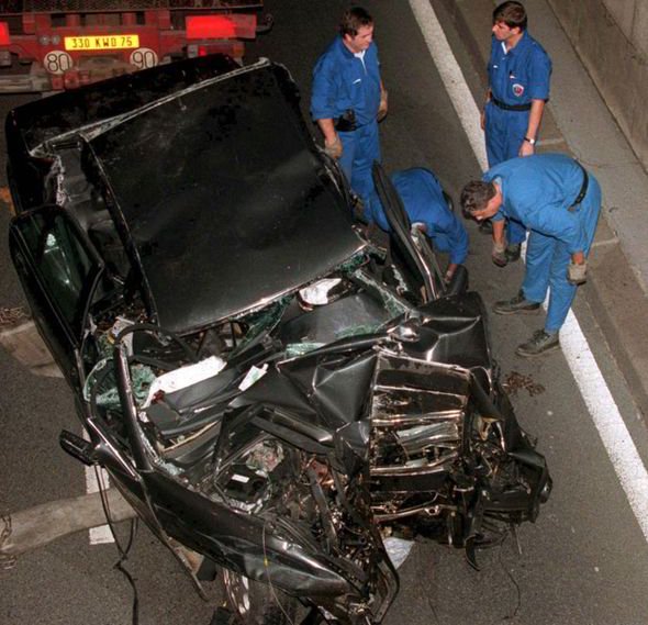 Δόθηκαν στη δημοσιότητα οι φωτογραφίες της νεκρής πριγκίπισσας Νταϊάνα [εικόνες] | iefimerida.gr 2