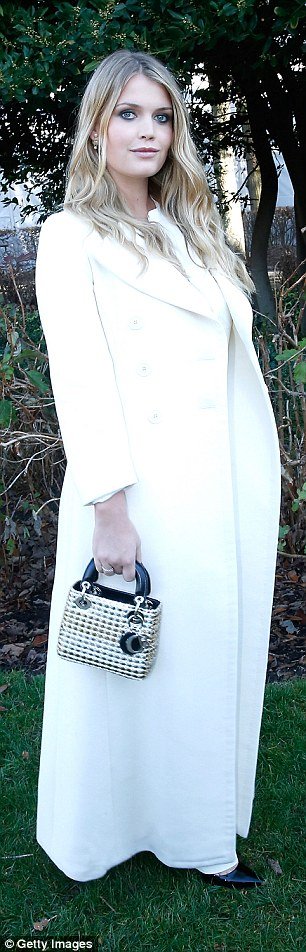 Οι άτακτες ανιψιές της Νταϊάνα -Ταξίδια χλιδής, ξέφρενη διασκέδαση και social media [εικόνες] | iefimerida.gr 5