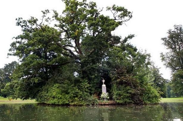 Κραυγή απόγνωσης του μάγειρα της πριγκίπισσας Νταϊάνα: Εχουν εγκαταλείψει ακόμη και τον τάφο της [εικόνες] | iefimerida.gr 1